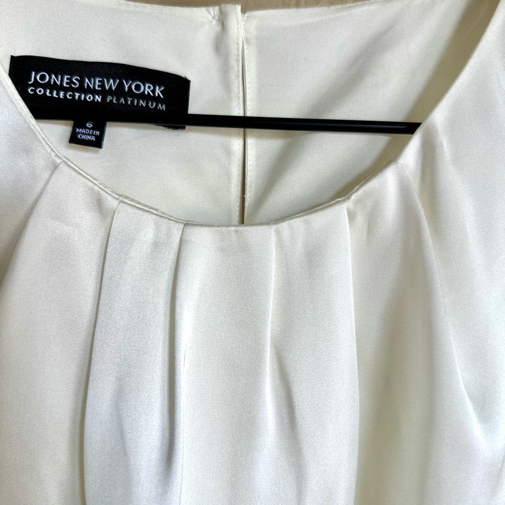 Jones New York Platinum Collection shell top